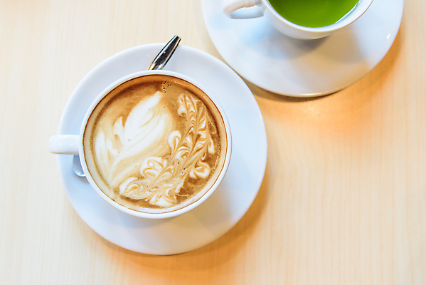 포토 JPG 해외이미지 음료 음식 백그라운드 패턴 탁자 아침 휴식 콩 따뜻함 미술 사람없음 목재 컵 갈색 식당 검은색 거품 카페 우유 머그컵 원두 수확 흰색 신선 뜨거움 맛 아침식사 정상 수증기 커피잔 굽기 향기 아로마 카푸치노 에스프레소 내추럴 단절 라떼 카페인 해외포토 주간 나무 식기 커피 컬러 가구 컨셉 무늬 농업 재료 문화예술 잔 유제품 곡류 상점 식사 구이 냄새 파일형식 이미지허브