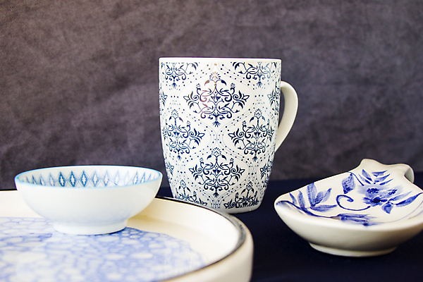 포토 JPG 해외이미지 식기 접시 디자인 백그라운드 탁자 주방용품 주택 요리 미술 사람없음 장식 컵 파란색 세트 주방 식당 저녁식사 장비 수확 도자기 원형 그리기 사발 플랫 고급 정상 수집 오브젝트 서빙 설정 점심식사 백자 파스텔톤 목업 스타일 카피스페이스 해외포토 도형 컬러 가구 생활용품 컨셉 농업 모션 문화예술 건물 상점 식사 공백 사기그릇 파일형식 이미지허브