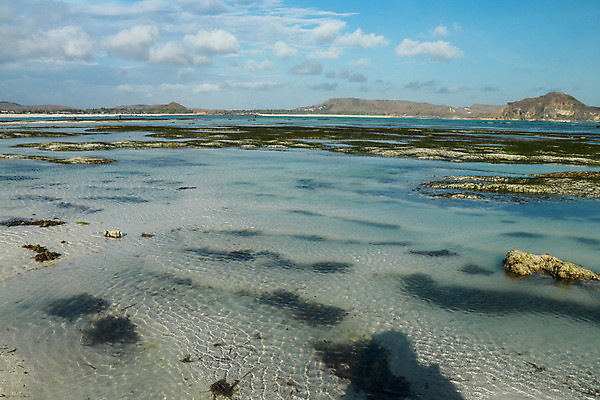 포토 JPG 해외이미지 모래 바다 섬 여행 백그라운드 자연 하늘 휴가 사람 사람없음 물 파란색 태양 맑음 침묵 사막 흰색 만 서핑 인도네시아 장면 터키석 파라다이스 해외포토 자연요소 아시아 컬러 날씨 소리 수상스포츠 보석 생태계 파일형식 이미지허브
