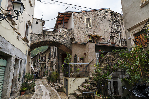 포토 JPG 해외이미지 산업 건축양식 공장 주택 흑백 실내 사람없음 내부 가로 어둠 이탈리아 손상 방 수확 그래피티 숲 버리기 언덕 부식 이탈리아문화 복고 종탑 구식 그런지 깨짐 썩음 옛날 오싹 해외포토 건축 유럽 컨셉 농업 공업 모션 촬영기법 건물 탑 낙서 그림 유럽문화 파일형식 이미지허브