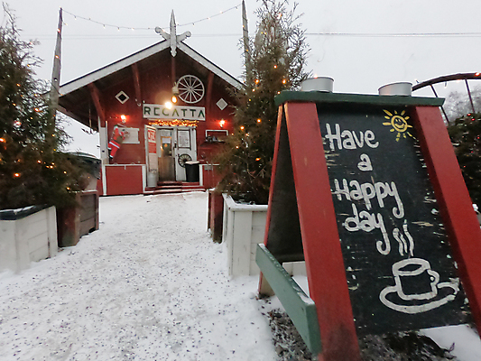 포토 JPG 해외이미지 나무 구름 라이프스타일 공원 행복 도로 길 커피 스포츠 여행 겨울 의자 자동차 자연 탁자 휴가 새로움 건강 핀란드 사람 사람없음 야외 건물 파란색 걷기 식당 축제 침묵 카페 하이킹 안개 흰색 도시 숲 연도 고립 헬싱키 해외포토 자연요소 식물 건축물 계절 공공시설 감정 음료 육상교통 컬러 가구 컨셉 교통시설 모션 레저 날씨 북유럽 생활 상점 소리 생태계 파일형식 이미지허브