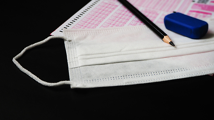 포토 JPG 해외이미지 학생 교육 과학 백그라운드 컨셉 교실 학교 병원 사람 사람없음 약 웹 시험 바이러스 졸업장 대학교 온라인 기간 증명서 해외포토 인터넷 졸업 의학 파일형식 이미지허브