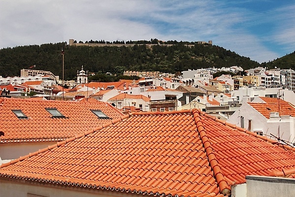 포토 JPG 해외이미지 외관 유럽 바다 건축양식 창문 자동차 자연 하늘 지붕 거리 주택 풍경 사람없음 야외 건물 관광지 도시풍경 컬러풀 갈색 마을 고요 달 도시 성 역사 저녁 포르투갈 타운 대서양 리스본 옛날 해외포토 자연요소 건축물 건축 나라 육상교통 컬러 여행 야간 생태계 파일형식 이미지허브