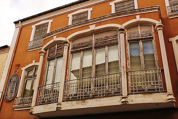 포토 JPG 해외이미지 전통 디자인 외관 벽 여행 패턴 건축양식 창문 아침 주택 미술 사람없음 건물 장식 가로 초록색 컬러풀 햇빛 노란색 새벽 수확 골동품 발코니 스페인 묘사 그림 질감 타운 복원 옛날 해외포토 주간 자연요소 건축물 건축 유럽 컬러 무늬 농업 문화예술 태양 도시 파일형식 이미지허브