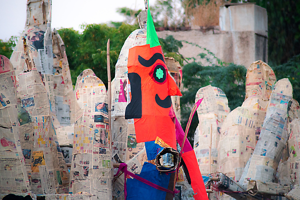 포토 JPG 해외이미지 모델 종교 종이 어린이 거리 기념 프레임 불꽃놀이 사람없음 컬러풀 크래커 축제 페인트 장비 신문 가난 악마 대나무 신성 신화 길가 힌두교 해외포토 나무 컬러 컨셉 놀이 사람 간행물 쿠키 뉴스 파일형식 이미지허브