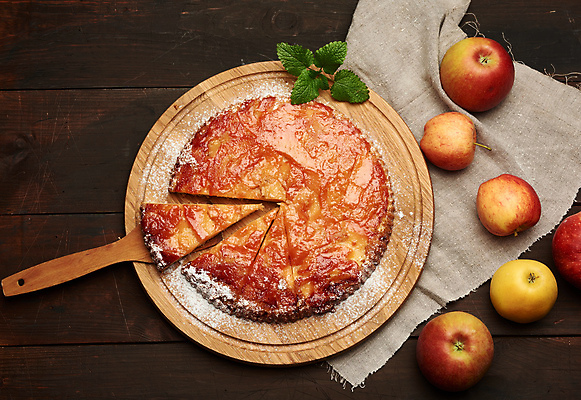 포토 JPG 해외이미지 디저트 실내 사람없음 달콤 사과 민트 나무받침 나무주걱 슈가파우더 애플파이 나무배경 해외포토 음식 백그라운드 과일 내부 목재 맛 허브 받침대 파이_빵 주걱 파일형식 이미지허브