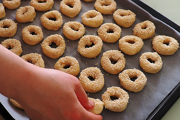 포토 JPG 해외이미지 전통 음식 빵 백그라운드 디저트 함께함 건강 씨앗 사람없음 갈색 쌓기 식사 빵집 흰색 신선 반지 원형 달콤 맛 아침식사 밀 굽기 깨 베이글 고립 페스츄리 튀르키예 해외포토 도형 식물 아시아 컬러 컨셉 식재료 장신구 모션 곡류 상점 조미료 구이 파일형식 이미지허브
