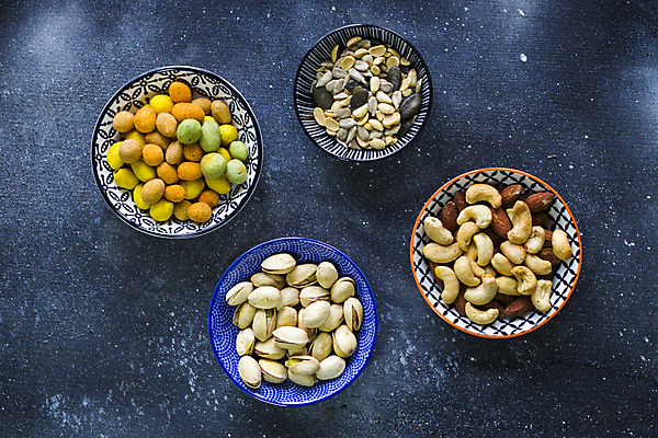 포토 JPG 해외이미지 접시 음식 백그라운드 농업 재료 건강 종류 씨앗 사람없음 목재 초록색 컬러풀 갈색 여러개 견과류 맛 혼합 유기농 질감 땅콩 호두 아몬드 내추럴 단백질 섞기 짠맛 채식주의자 캐슈넛 피스타치오 피칸 개암 해외포토 나무 식물 식기 웰빙 열매 산업 컬러 다수 컨셉 채식 영양소 파일형식 이미지허브