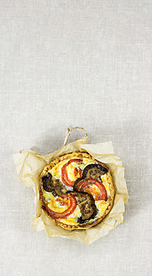 포토 JPG 해외이미지 전통 접시 음식 백그라운드 토마토 채소 치즈 건강 요리 사람없음 계란 식사 저녁식사 버섯 프랑스 껍질 시골 신선 맛 아침식사 정상 굽기 크림 유기농 냅킨 브런치 추수감사절 내추럴 프랑스어 점심식사 미니 입가심 채식주의자 타르트 페스츄리 핸드메이드 해외포토 문자 식기 웰빙 유럽 기독교 빵 컨셉 유제품 알 구이 채식 파이_빵 파일형식 이미지허브