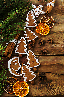 포토 JPG 해외이미지 계절 음식 백그라운드 크리스마스 휴가 디저트 새해 선물 사람없음 목재 장식 세로 쿠키 케이크 얼음 빵집 나뭇가지 시골 축하 눈송이 달콤 굽기 심볼 향수 복고 전나무 내추럴 시나몬 페스츄리 핸드메이드 카피스페이스 방식 해외포토 자연요소 나무 기념일 빵 컨셉 재료 눈_날씨 상점 화장품 공백 맛 구이 파일형식 이미지허브