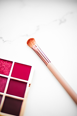 포토 JPG 해외이미지 백그라운드 사람없음 세트 뷰티 화려 대리석 아이섀도 메이크업브러쉬 해외포토 컨셉 재료 화장품 붓 파일형식 이미지허브