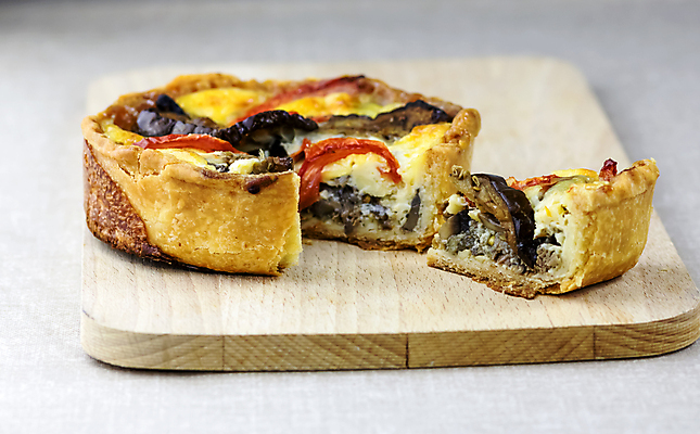 포토 JPG 해외이미지 전통 접시 음식 조각 토마토 채소 가지 치즈 건강 육류 요리 사람없음 케이크 주방 식당 식사 저녁식사 치킨 버섯 프랑스 껍질 시골 신선 아침식사 굽기 크림 메뉴 유기농 반죽 브런치 레시피 프랑스어 점심식사 입가심 채식주의자 타르트 페스츄리 핸드메이드 카피스페이스 비건 해외포토 문자 식기 웰빙 유럽 빵 식재료 디저트 유제품 상점 공백 구이 채식 파이_빵 닭고기요리 파일형식 이미지허브