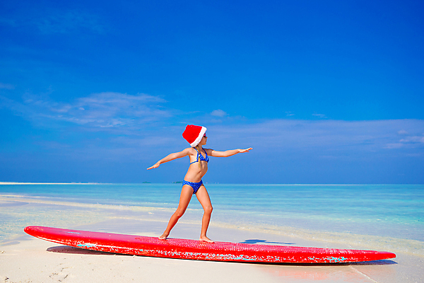 포토 JPG 해외이미지 전신 백인 여자 수영복 어린이 파도 바다 포즈 산타모자 한명 서기 해변 옆모습 선글라스 서핑보드 서핑 손뻗기 소녀한명만 해외포토 서양인 모자_잡화 1 옷 안경 뷰포인트 크리스마스 모션 사람 수상스포츠 보드_스포츠 여자한명만 소녀만 파일형식 이미지허브