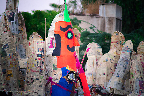 포토 JPG 해외이미지 모델 종교 종이 어린이 거리 기념 프레임 불꽃놀이 사람없음 컬러풀 크래커 축제 페인트 장비 신문 가난 악마 대나무 신성 신화 길가 힌두교 해외포토 나무 컬러 컨셉 놀이 사람 간행물 쿠키 뉴스 파일형식 이미지허브