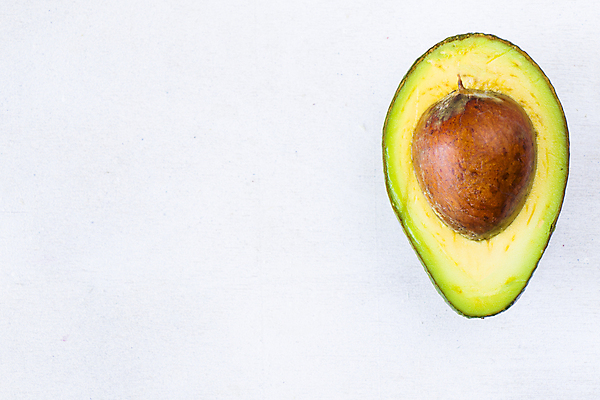 포토 JPG 해외이미지 과일 사람없음 하이앵글 신선 자르기 흰배경 날것 아보카도 카피스페이스 해외포토 뷰포인트 백그라운드 모션 공백 흰색 파일형식 이미지허브