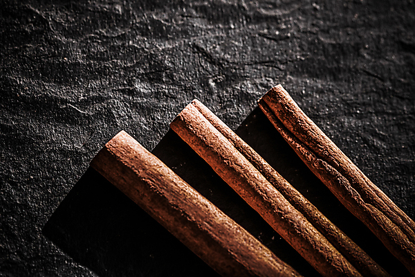 포토 JPG 해외이미지 그림자 근접촬영 사람없음 어둠 돌_바위 향신료 시나몬스틱 해외포토 뷰포인트 시나몬 향미료 파일형식 이미지허브