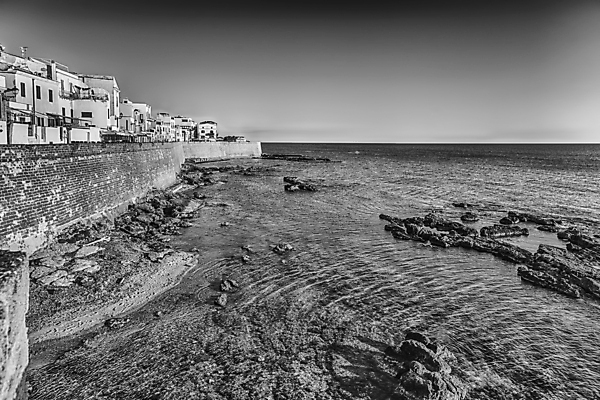 포토 JPG 해외이미지 유럽 벽 바다 섬 여행 휴가 사람없음 물 파란색 항구 이탈리아 도시 성 중세 역사 지중해 타운 옛날 해외포토 자연요소 건축물 나라 컬러 교통시설 파일형식 이미지허브