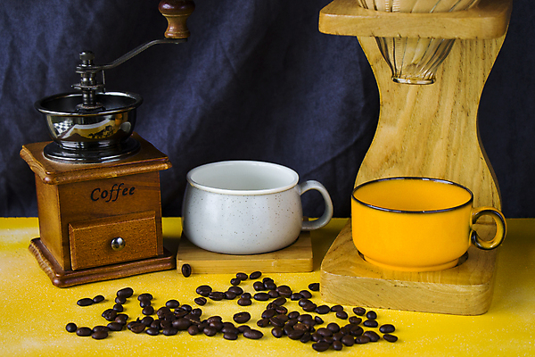 포토 JPG 해외이미지 직업 전통 라이프스타일 종이 커피 음료 비즈니스 유리 주전자 아침 콩 사람없음 목재 컵 상점 식당 검은색 기계 카페 흐름 머그컵 시골 신선 업무 바 뜨거움 붓기 플라스크 만들기 아로마 언론 그라인더 카페테리아 에스프레소 프랑스어 방법 양조 카페인 필터 해외포토 주간 나무 문자 식기 컬러 컨셉 재료 모션 재질 주방용품 곡류 실험기구 생활 작업 커피용품 파일형식 이미지허브