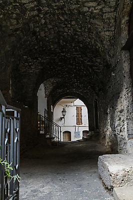 포토 JPG 해외이미지 산업 건축양식 공장 주택 흑백 실내 사람없음 내부 가로 어둠 이탈리아 손상 방 수확 그래피티 숲 버리기 언덕 부식 이탈리아문화 복고 종탑 구식 그런지 깨짐 썩음 옛날 오싹 해외포토 건축 유럽 컨셉 농업 공업 모션 촬영기법 건물 탑 낙서 그림 유럽문화 파일형식 이미지허브