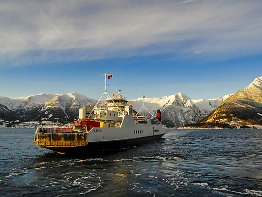 포토 JPG 해외이미지 계절 바다 여행 이동 겨울 교통시설 산 항해 파노라마 노르웨이 사람없음 물 파란색 냉동 추위 흰색 보트 장면 스칸디나비아 해외포토 자연요소 유럽 컬러 교통 컨셉 배_교통 촬영기법 시설 파일형식 이미지허브