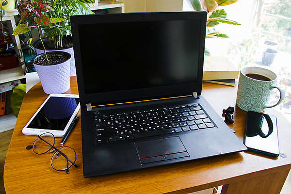 포토 JPG 해외이미지 식물 직업 라이프스타일 디자인 커피 백그라운드 컨셉 인터넷 비즈니스 통신 가정 탁자 무선통신 주택 직장 실내 사람없음 노트북 컴퓨터 사무실 연필 모니터 공책 웹 타이핑 업무 네트워크 작업실 무선전화기 책상 온라인 프리랜서 네트워킹 해외포토 음료 가구 회사 문구용품 학용품 내부 건물 생활 전자제품 필기구 작업 전화기 파일형식 이미지허브