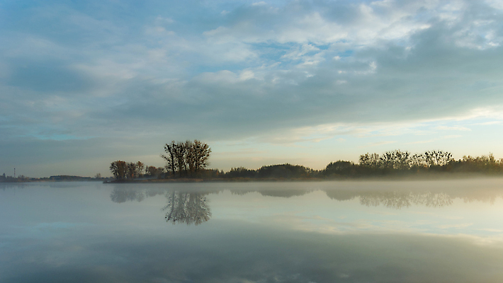 포토 JPG 해외이미지 나무 구름 호수 백그라운드 자연 하늘 아침 풍경 사람없음 야외 목재 물 파란색 빛 강 햇빛 뷰티 반사 일출 침묵 황혼 일몰 새벽 안개 가을 연못 구성 뿌연 수평선 해외포토 주간 자연요소 식물 계절 컬러 재료 날씨 태양 노을 소리 생태계 파일형식 이미지허브