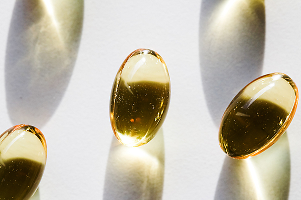 포토 JPG 해외이미지 사람없음 알약 노란색 건강관리 흰색 낟알 영양제 오메가 항생제 해외포토 컬러 건강 관리 약 파일형식 이미지허브