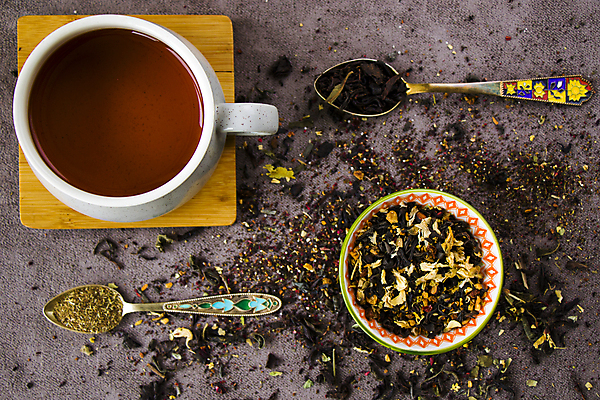 포토 JPG 해외이미지 식물 전통 꽃 음료 백그라운드 잎 과일 재료 아침 휴식 디저트 건조 건강 종류 사람없음 컵 세트 컬러풀 약 숟가락 검은색 중국 수확 가을 뜨거움 사발 차 아침식사 은색 혼합 녹차 수집 레몬 민트 허브 데이지 향 모음 아로마테라피 라벤더 내추럴 캐모마일 디톡스 해외포토 주간 식기 계절 아시아 음식 컬러 컨셉 농업 의학 수저 차_음료 식사 사기그릇 테라피 파일형식 이미지허브