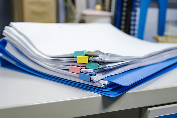 포토 JPG 해외이미지 직업 종이 컨셉 비즈니스 탁자 사람없음 책 사무실 쌓기 쪽지 자료 정보 업무 계약 보고서 준비 문서 파일 폴더 정리 수납 경영 표준 해외포토 가구 모션 작업 파일형식 이미지허브