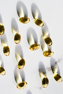 포토 JPG 해외이미지 사람없음 알약 노란색 건강관리 흰색 낟알 영양제 오메가 항생제 해외포토 컬러 건강 관리 약 파일형식 이미지허브