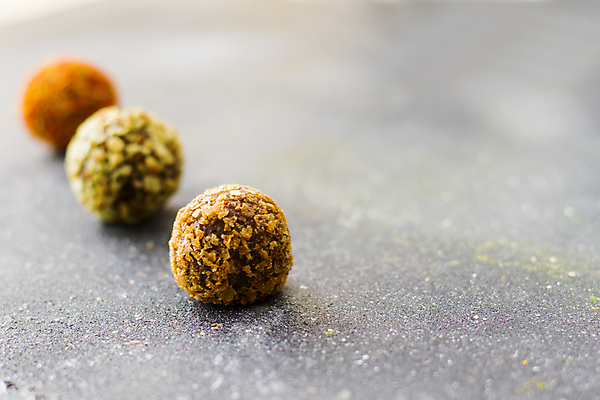 포토 JPG 해외이미지 음식 백그라운드 공 디저트 발렌타인데이 사탕 종류 선물 요리 사람없음 빨간색 갈색 과자 초콜릿 어둠 견과류 흰색 대접 신선 원형 그룹 클래식 고급 달콤 맛 가루 설탕 크림 향신료 오브젝트 칼로리 모음 카카오 페스츄리 프랄린 많음 비건 해외포토 도형 빵 컬러 컨셉 데이이벤트 채식주의자 향미료 파일형식 이미지허브