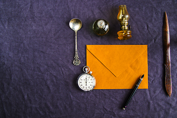 포토 JPG 해외이미지 모양 종이 시계 백그라운드 비즈니스 탁자 프레임 실내 선물 사람없음 목재 장식 빛 하이앵글 뷰티 유행 금속 숟가락 장비 수확 골동품 시간 역사 황금 클래식 고급 은색 주머니 편지 심볼 손목시계 오브젝트 복고 과거 고립 구식 분 빅토리아 옛날 스타일 해외포토 나무 뷰포인트 컬러 가구 컨셉 농업 재료 장신구 재질 수저 내부 파일형식 이미지허브