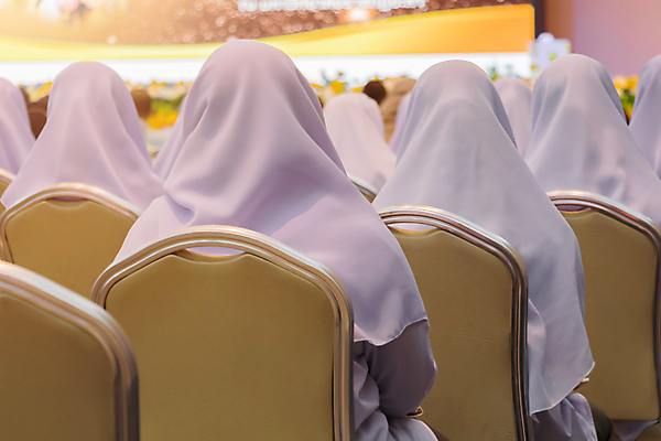 포토 JPG 해외이미지 학생 여자 교육 의자 교실 학교 새로움 거리 실내 건강 가면 안전 사람 동양인 사람없음 스터디 펼침 그룹 바이러스 보호 질병 위험 이슬람교 대학교 예방 감염 전염 일반 소셜 위기 해외포토 종교 가구 컨셉 의학 모션 인종 내부 학습 파일형식 이미지허브