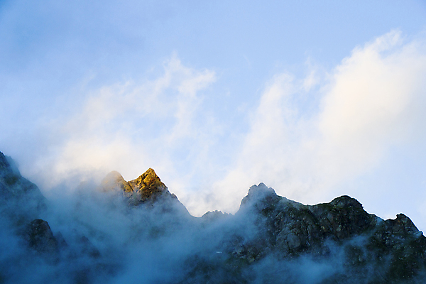 포토 JPG 해외이미지 식물 구름 계절 여행 백그라운드 자연 벽지 하늘 휴가 산 파노라마 풍경 사람없음 야외 여름 파란색 빛 컬러풀 햇빛 환경 계곡 트래킹 하이킹 뜨거움 숲 언덕 즐거움 웅장함 절정 조지아 해외포토 자연요소 감정 컬러 레저 촬영기법 태양 생태계 동유럽 파일형식 이미지허브