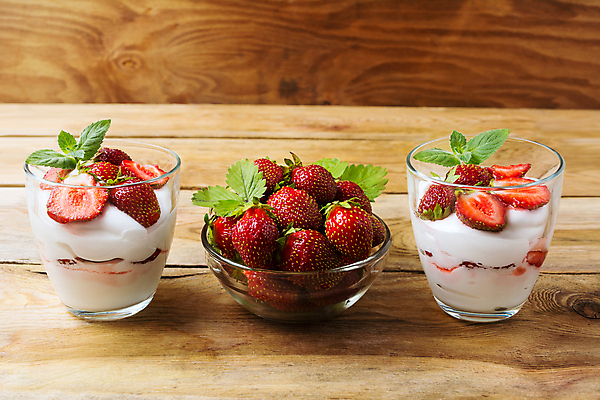 포토 JPG 해외이미지 열매 음식 다이어트 과일 유리 딸기 디저트 치즈 건강 요리 사람없음 빨간색 빛 과자 냉동 저녁식사 우유 흰색 신선 사발 달콤 맛 아침식사 잼 먹기 크림 브런치 층 요거트 내추럴 무스 숙성 요구르트 채식주의자 크림치즈 비건 해외포토 식물 컬러 컨셉 모션 재질 유제품 식사 사기그릇 소스_음식 채식 파일형식 이미지허브