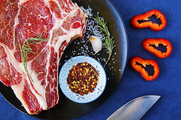 포토 JPG 해외이미지 스테이크 비프스테이크 사람없음 소고기 칼 로즈메리 해외포토 서양음식 육류 허브 파일형식 이미지허브