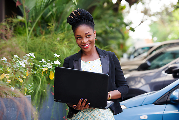 포토 JPG 해외이미지 직업 디자인 여자 꽃 행복 교통수단 비즈니스 사업가 통신 노동자 직장 한명 미소 사람 성인 야외 노트북 컴퓨터 뷰티 재킷 네트워크 연결 경영자 비서 해외포토 식물 1 감정 교통 회사 표정 전자제품 외투 리더 파일형식 이미지허브