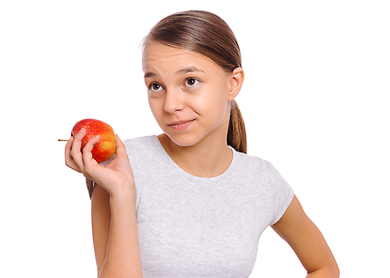 포토 JPG 해외이미지 여학생 여자 행복 얼굴 어린이 음식 다이어트 채소 과일 건강 한명 미소 사람 성인 청춘 뷰티 귀여움 기쁨 흰색 표현 신선 잡기 오픈 치아 사과 먹기 긍정 칼로리 토막 내추럴 고립 돌봄 영양분 해외포토 1 학생 감정 컬러 컨셉 모션 표정 신체부위 소화기관 파일형식 이미지허브