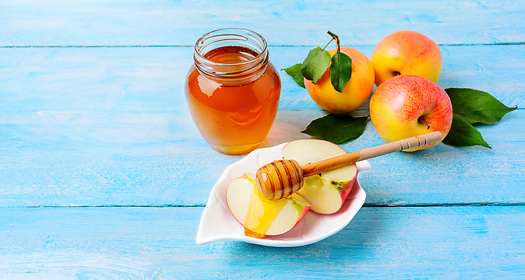 포토 JPG 해외이미지 전통 접시 디자인 행복 포스터 종교 음식 조각 백그라운드 과일 재료 유리 탁자 휴가 디저트 새로움 건강 사람없음 목재 파란색 우주 흰색 기도 축하 인사 항아리 신용카드 달콤 사과 연도 심볼 국자 유기농 꿀 유대인 유태교 해외포토 나무 식기 웰빙 감정 컬러 가구 컨셉 재질 주방용품 금융 예절 도자기 맛 파일형식 이미지허브