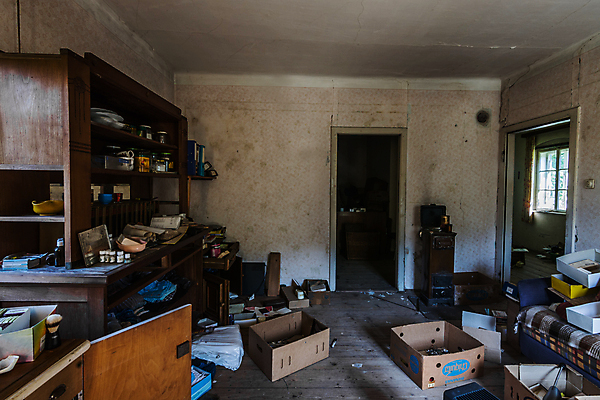 포토 JPG 해외이미지 벽 가구 부분 사람없음 건물 장식 책 꽃병 방 탐험 램프 역사 상품 수집 묘사 오브젝트 시설 시력 먼지 발견 구식 떠남 무인 옛날 항목 스타일 해외포토 건축물 꽃 생활용품 모션 조명 파일형식 이미지허브