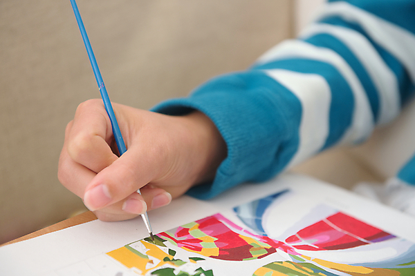 포토 JPG 해외이미지 손 들기 신체부위 붓 색칠 그리기 해외포토 모션 사람 파일형식 이미지허브