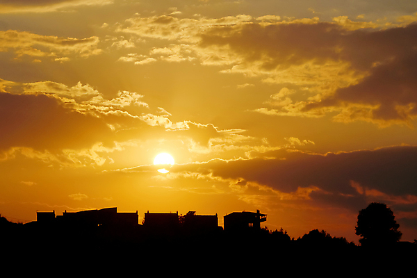 포토 JPG 해외이미지 구름 실루엣 오렌지 자연 하늘 아침 풍경 사람없음 빨간색 파란색 빛 햇빛 태양 노란색 일출 황혼 일몰 새벽 도시 야간 저녁 스카이라인 수평선 해외포토 주간 자연요소 컬러 과일 촬영기법 노을 생태계 파일형식 이미지허브