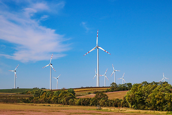 포토 JPG 해외이미지 식물 산업 밭 자연 하늘 바람 사람없음 초록색 파란색 글로벌 농장 환경 탑 힘 재활용 풍차 발전기 에너지 흰색 변화 역 보호 자원 세대 유지 방앗간 혁명 개발 생태학 이산화탄소 효율 공급 해외포토 자연요소 건축물 교육 컬러 컨셉 농업 교통시설 날씨 발전소 친환경 생태계 파일형식 이미지허브
