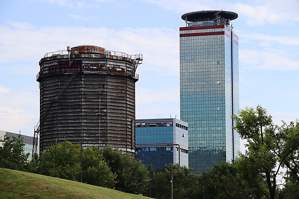 포토 JPG 해외이미지 디자인 외관 유럽 2 비즈니스 건축양식 창문 유리 하늘 새로움 아파트 사람없음 야외 건물 금융 경제 사무실 반사 탑 고층빌딩 이탈리아 궁전 도시 큼 땅 해외포토 건축물 건축 나라 컨셉 고건축 재질 주택 빌딩 크기 파일형식 이미지허브