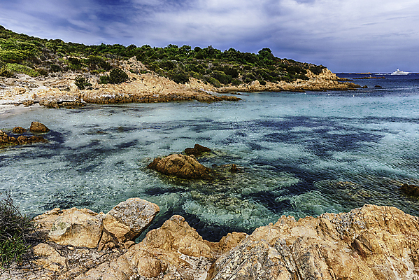 포토 JPG 해외이미지 모래 바다 섬 여행 자연 휴가 파노라마 풍경 사람없음 야외 물 여름 파란색 이탈리아 만 투명 보트 지중해 에메랄드 터키석 파라다이스 해외포토 자연요소 계절 유럽 컬러 배_교통 촬영기법 보석 생태계 파일형식 이미지허브
