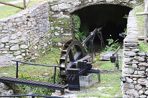 포토 JPG 해외이미지 종이 문화 이동 건축양식 자연 건조 사람없음 야외 목재 세로 물 강 금속 기계 전시 재활용 발전기 에너지 수확 골동품 작업 바퀴 제조 정상 통나무 캔버스 갈기 기어 공학 내추럴 방앗간 옛날 원자재 쟁기 해외포토 자연요소 나무 교육 건축 컨셉 농업 재료 재질 발전소 친환경 생태계 파일형식 이미지허브