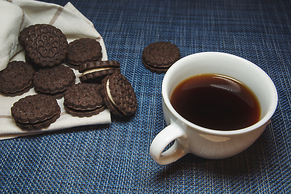 포토 JPG 해외이미지 커피 음료 음식 백그라운드 탁자 아침 디저트 사람없음 컵 파란색 갈색 쿠키 검은색 어둠 카페 에너지 수확 도자기 달콤 커피잔 질감 백자 카페인 해외포토 주간 식기 컬러 가구 농업 잔 상점 맛 파일형식 이미지허브