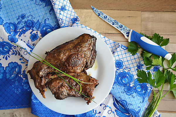 포토 JPG 해외이미지 접시 계절 음식 백그라운드 탁자 양파 새로움 뼈 건강 육류 요리 사람없음 목재 갈색 식사 저녁식사 수확 게임 시골 토끼 맛 그릴 냄비 굽기 메뉴 사냥 머리위 무침 점심식사 핸드메이드 해외포토 나무 식기 컬러 가구 컨셉 농업 채소 식재료 재료 포유류 놀이 주방용품 반려동물 솥 구이 파일형식 이미지허브