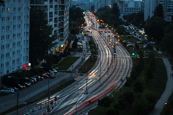 포토 JPG 해외이미지 도로 이동 가로등 교통시설 모션 자동차 전등 거리 사람없음 야외 빨간색 빛 도시풍경 어둠 황혼 운전 차도 도시 도심 야간 소프트포커스 번개 아스팔트 속도 역동적 바쁨 시티라이프 타운 광 방법 블러 바르샤바 해외포토 자연요소 라이프스타일 공공시설 길 육상교통 컬러 교통 컨셉 날씨 조명 촬영기법 풍경 일몰 시설 폴란드 파일형식 이미지허브
