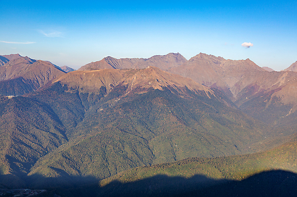 포토 JPG 해외이미지 식물 계절 공원 유럽 여행 백그라운드 자연 하늘 산 풍경 경사 사람없음 야외 뷰티 여행객 환경 등산 가을 바위 땅 언덕 그림 생태계 휴양지 러시아 장면 암초 내추럴 해외포토 공공시설 나라 사람 트래킹 장소 돌_바위 파일형식 이미지허브